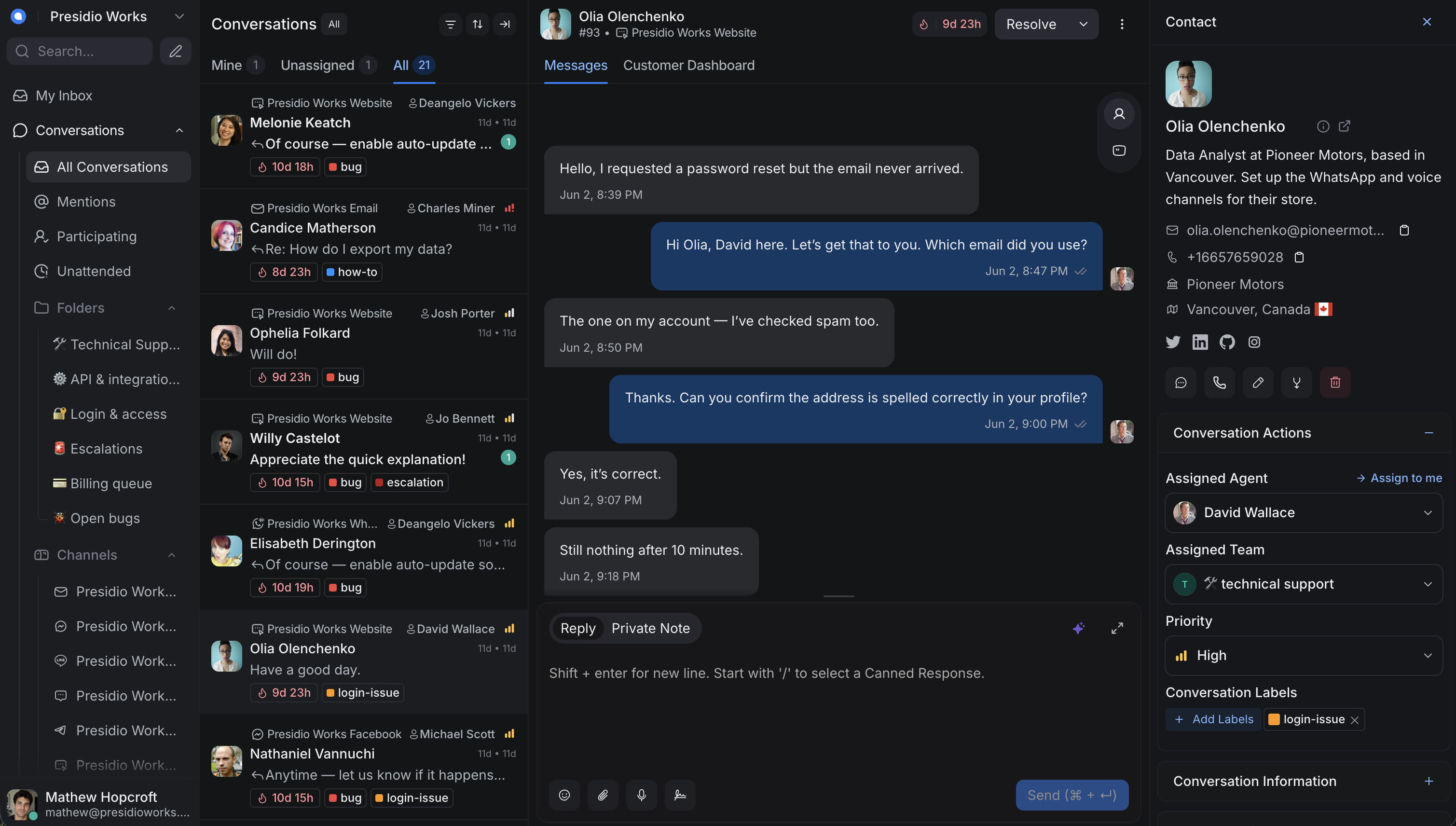 Chatwoot dashboard showing a customer conversation